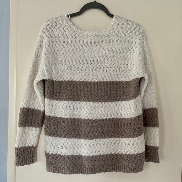 White & grey wide striped sweater EUC - Picture 3 of 3